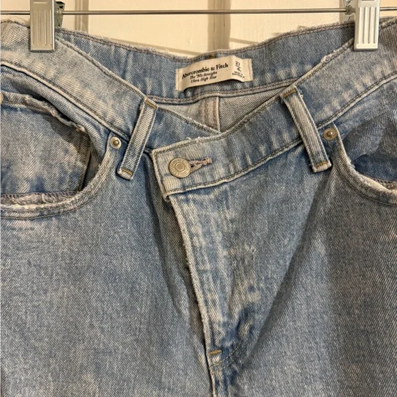 Abercrombie & Fitch Light Blue Straight Leg Jeans - Picture 4 of 5